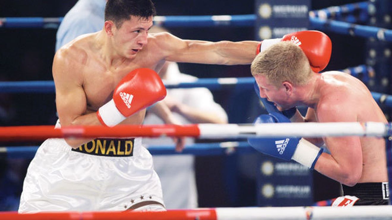 Floyd Mayweather a luat la țintă un român!** "The Trill" impresionează în Las Vegas, "Money" Mayweather îl vrea în echipa lui: "Sunt mulți cu ochii pe el, va semna cu un promoter mare"