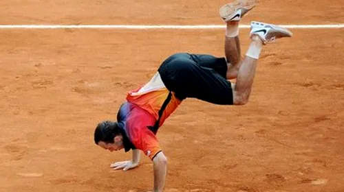 Federer, scos în sferturi de Stepanek, la Roma