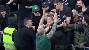 Parcă ar fi câștigat campionatul! Daniel Oprița, izbucnire după ultimul fluier al arbitrului la meciul Steaua - Petrolul. Modul în care s-a bucurat pentru victorie