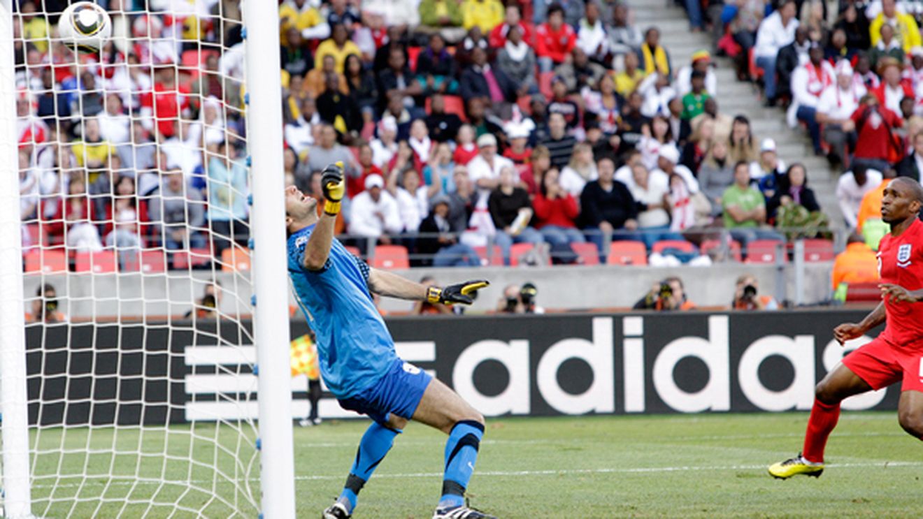 VIDEO 3D** Defoe califică Anglia în optimi!