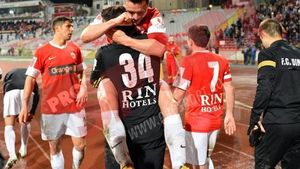 Problemele de la Dinamo, departe de a se fi rezolvat:** "Situația e una critică!" "Câinii" promovează totuși PATRU tineri: "Au potențial de creștere"