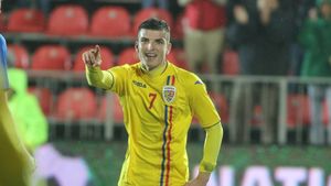 Valentin Mihăilă, aproape de La Liga? Ce spun cei de la AS despre marea speranță a Craiovei și cât ar cere Mihai Rotaru pentru „perla” sa