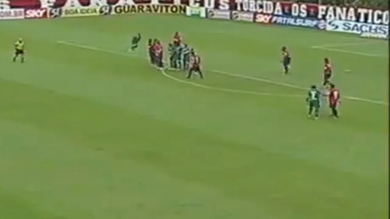 Câți jucători din Liga 1 ar fi bătut așa o lovitură liberă?** VIDEO Brazilienii l-au găsit pe 