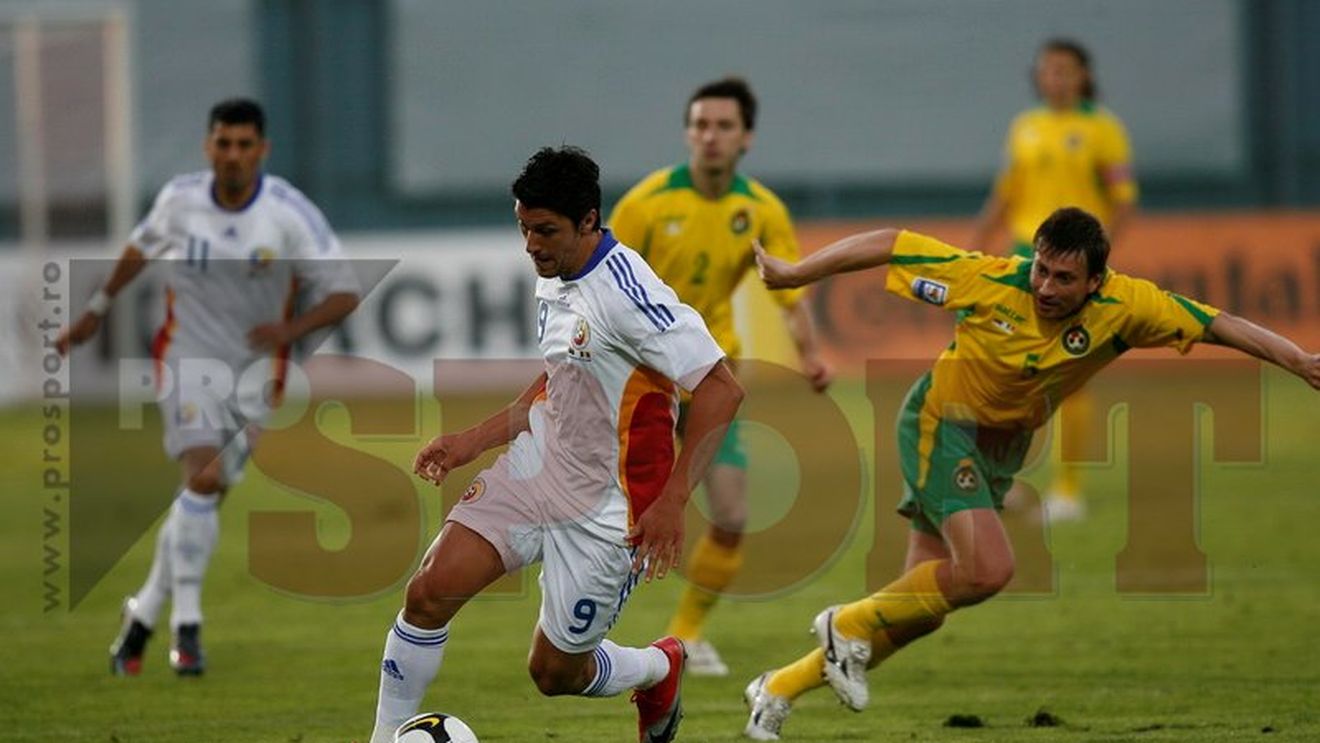 "România respiră altfel!** Fanii speră într-o renaștere cu Lucescu"