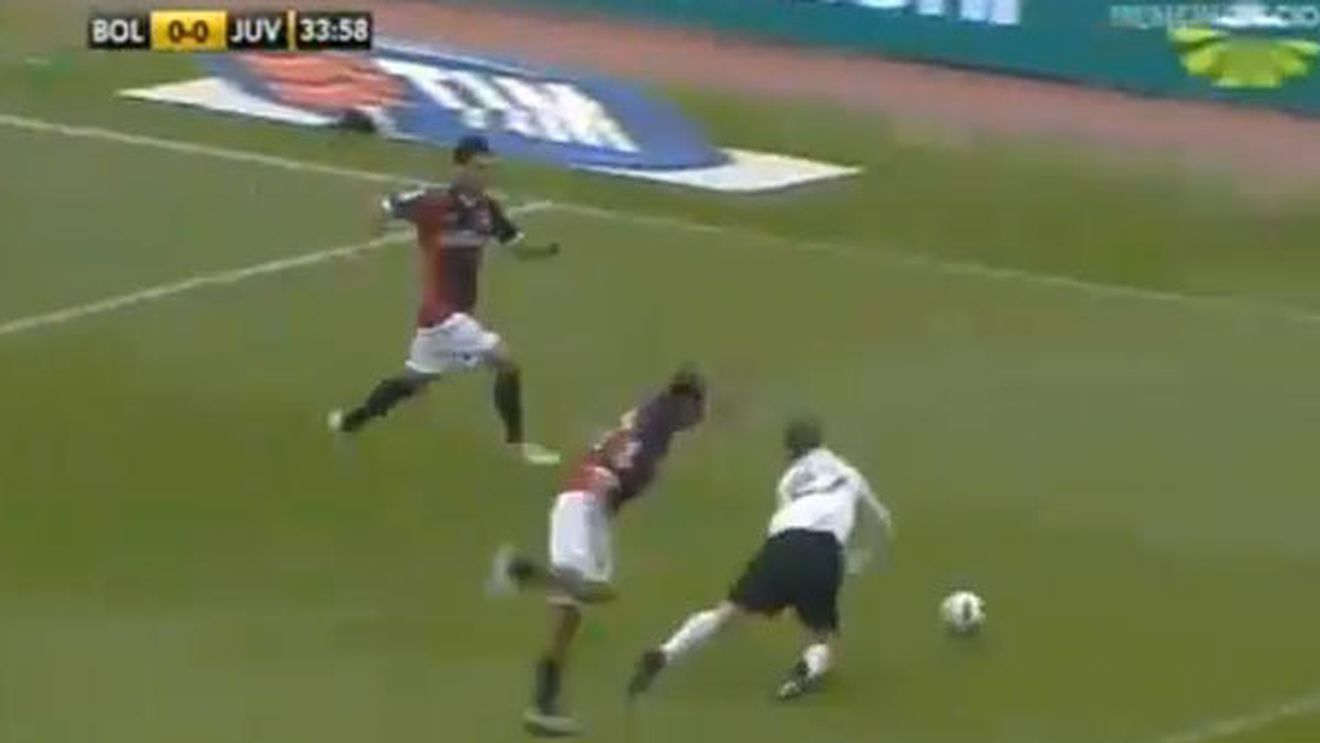 Juve, din nou "iubită" de arbitri? VIDEO** Vezi un penalty inexistent primit de torinezi!