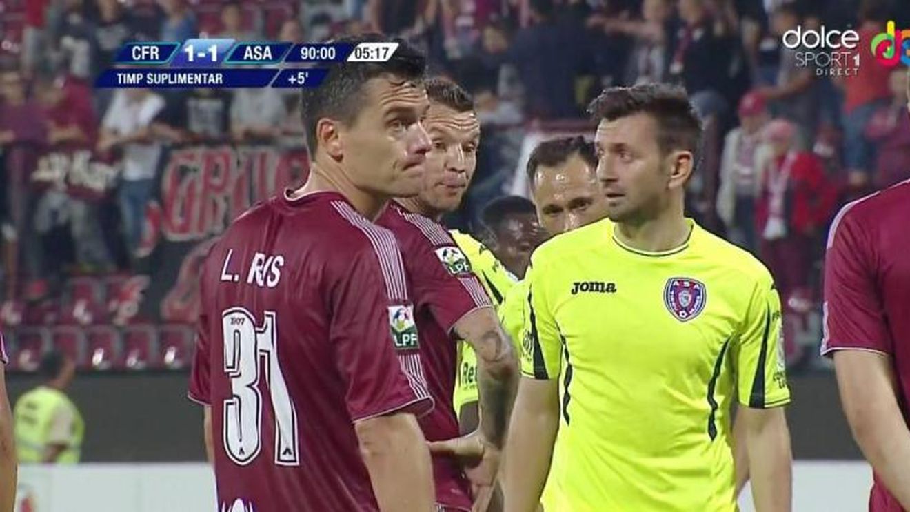 Gest oribil făcut de Bud în meciul cu ASA! FOTO | Ce i-a făcut lui Surdu, "singura persoană din viața mea pe care nu o suport". Războiul dintre cei doi a început în Moldova