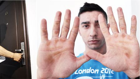 Salut, Răzvan: medaliatul cu bronz de la Londra și-a primit apartamentul promis de Florian Walter!** Povestea mâinilor care ridică în fiecare antrenament 20-30 de tone