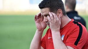 EXCLUSIV | Reacția lui Stoican după scandalul de la Iași: "Mihalache poate să spună ce vrea, dar lucrurile stau așa!" Fundașul, exclus din lot