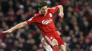 Xabi Alonso se roagă de Rafael Benitez** să fie lăsat la Real Madrid