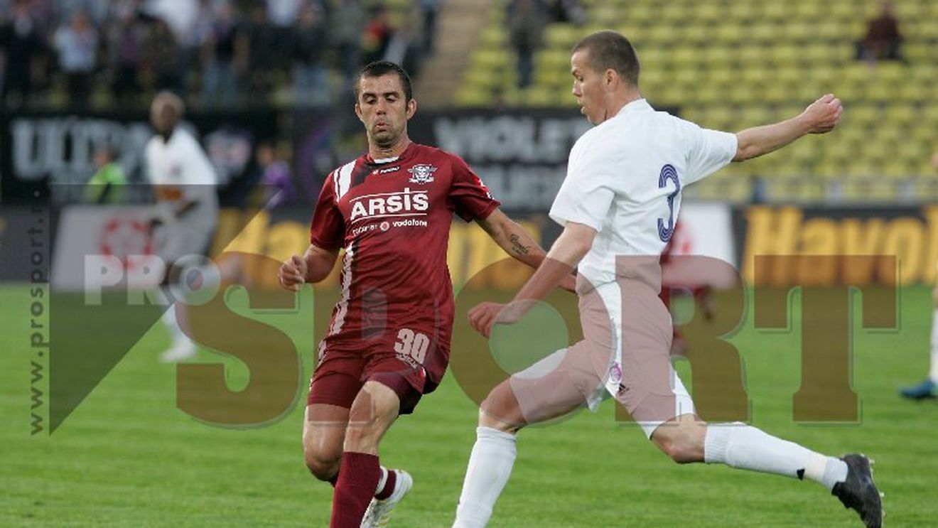 "La victorii apar tot felul de personaje prin vestiar,** la înfrângeri nu vine nimeni!"