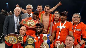 E INVINCIBIL!** Wladimir Klitschko l-a făcut KO pe Thompson și își păstrează centurile