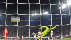 "Eu vara dorm... în poartă!", imnul oficial al Euro în opinia lui Cech!** :) Cele mai tari glume de la CE 2012