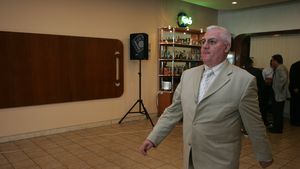 Dragomir: "Noi dăm bani naționalei, nu facem firme să luăm comisioane"