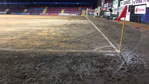 FOTO | Condiții de lumea a treia pe un stadion din Liga 1! Cum poate arăta un gazon fără instalație de încălzire: 