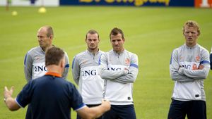 Van Gaal schimbă liniile. Patru jucători noi în lotul Olandei pentru amicalul cu Franța