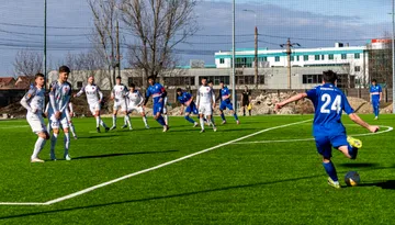 CSC Șelimbăr, învinsă de SCM Râmnicu Vâlcea în amicalul-tur. În echipa sibienilor a revenit un fundaș pe care l-a avut în 2022