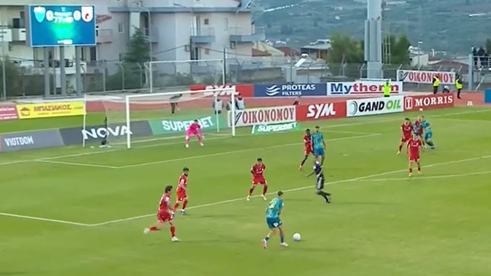 Tavi Popescu a fost aproape să spargă blestemul din Grecia! Portarul advers a intervenit spectaculos. VIDEO