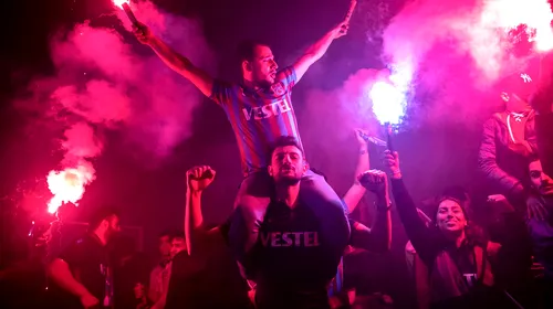 Nebunie în Turcia! Fanii au invadat terenul. Trabzonspor, campioană surpriză cu trei etape înainte de final! Jucătorul refuzat de FCSB a făcut sezonul carierei | FOTO&VIDEO