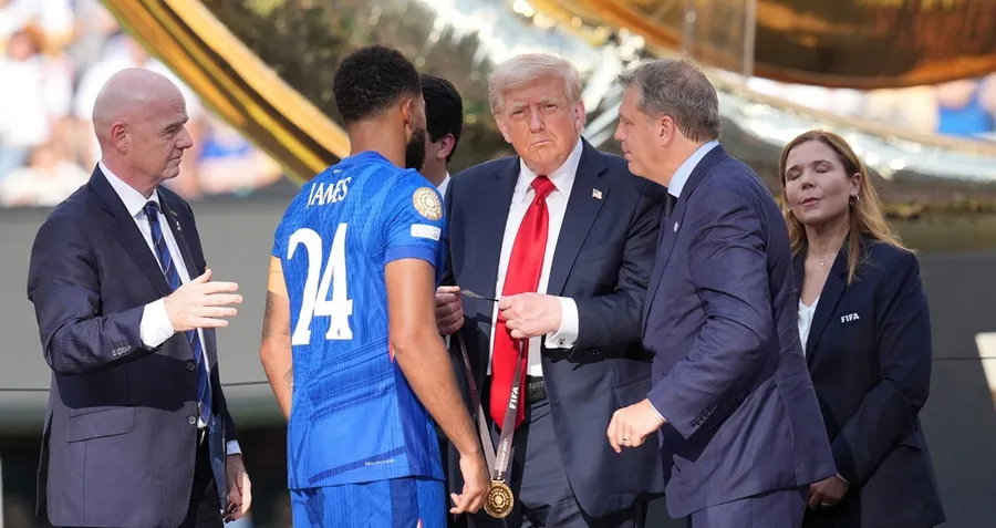 Ce le-ar fi spus, de fapt, Donald Trump fotbaliștilor de la Chelsea la festivitatea de premiere. Un „cititor pe buze” a dezvăluit cuvintele președintelui SUA