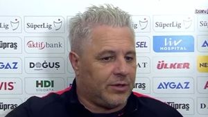 Șumudică, entuziasmat de transferul lui Alex Maxim la Gaziantep: "Sigur își va demonstra valoarea"