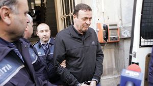 Constantin: „Am luat vin și bani împrumut"