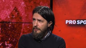Mario Nicolae anunță transferuri la Dinamo: „Și-au dat acordul verbal să vină!”. Ce jucători nu vor merge în cantonament | VIDEO EXCLUSIV ProSport Live