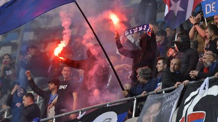 Riscul enorm pe care și-l asumă FCSB dacă va juca pe stadionul din Ghencea: „Vin cei din peluză, aruncă petarde, fac orice pentru a suspenda terenul. Nu poți să controlezi vânzarea de bilete” | VIDEO EXCLUSIV ProSport Live