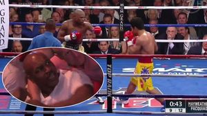 VIDEO INCREDIBIL! A vrut să-și facă un selfie cu Tyson, dar nu l-a întrebat și pe el! Toți au înghețat când au văzut ce face Mike