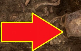 Descoperire ULUITOARE într-un mormânt vechi de numai 100 de ani