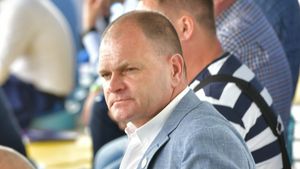 Cornel Șfaițer, prima reacție după despărțirea de Emil Săndoi. „E prea mult! Un antrenor e ținut de rezultate”. Condiția impusă noului antrenor pentru a veni la Iași. EXCLUSIV