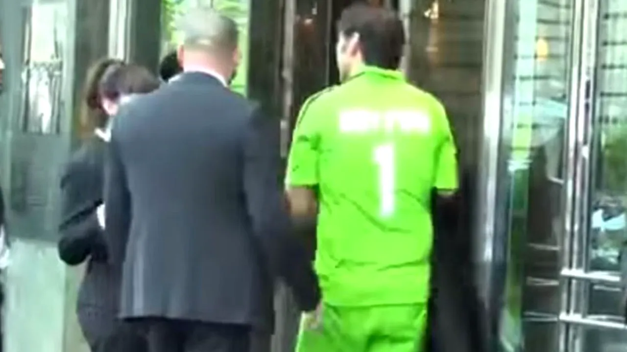 VIDEO | Un bărbat s-a deghizat în Buffon și a reușit să intre în hotelul lui Juventus