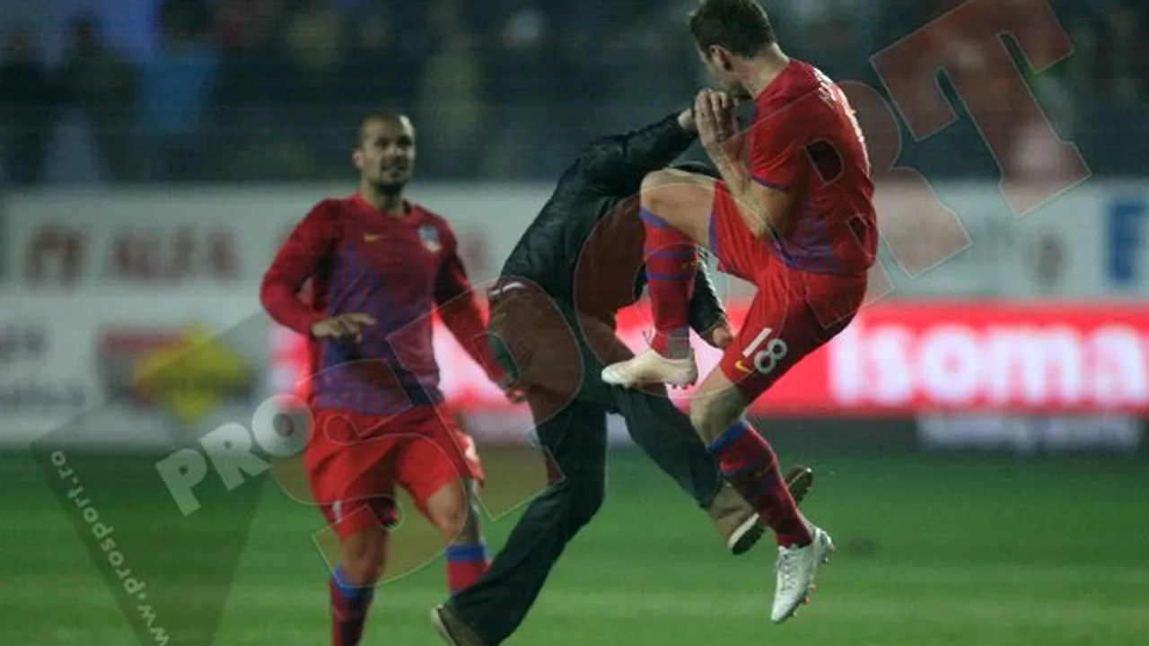 FOTO & VIDEO Momente INCREDIBILE! Galamaz, făcut KO de un suporter! Steliștii s-au răzbunat și l-au bătut pe gazon! Martinovic și Stanca, eliminați! Meciul a fost suspendat