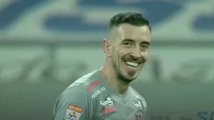 „Leo Messi al portarilor”, Andrei Vlad, aproape de o gafă incredibilă! Portarul a oferit un „assist” grozav la cea mai mare ocazie ratată de UTA | VIDEO