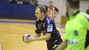 Revenire în stil de mare echipă pentru Poli Timișoara în duelul cu campioana Greciei, în Cupa EHF. Olympiacos, învinsă după ce a condus aproape tot meciul