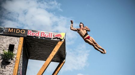 Acolo unde se avântă vulturii | GALERIE FOTO spectaculoasă cu victoria de la Mostar repurtată de Constantin Popovici, cel mai bun săritor în apă din România, țara cu foarte puține bazine. Pe ce loc s-a clasat Cătălin Preda