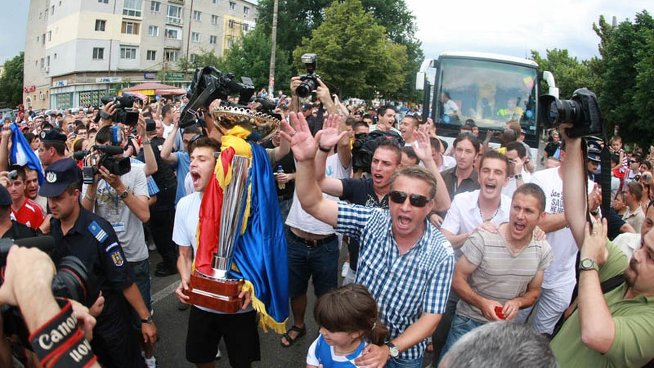 Unirea campionilor cu fanii