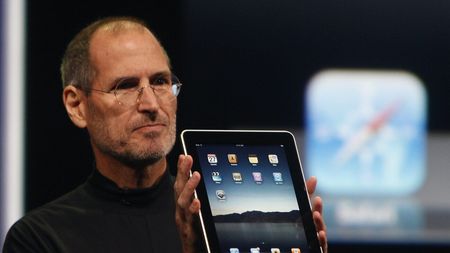 De ce își cumpăra Steve Jobs câte un Porsche 911, mereu nou, la fiecare 6 luni! Motivul este de-a dreptul uluitor