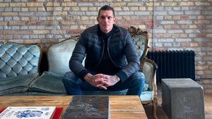 Milionarul din fotbal a ajuns să curețe canalizări. A investit în două afaceri: tatuaje și vidanje