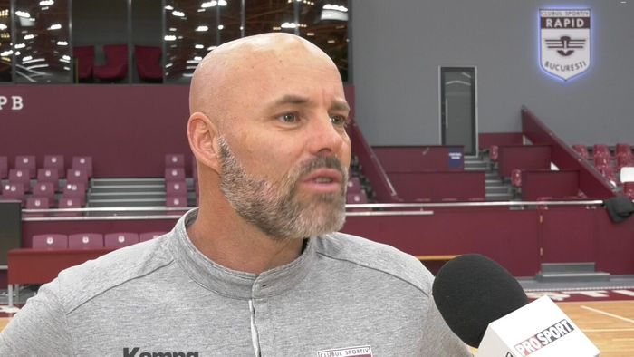 Danezul Kim Rasmussen știe care este marea calitate a Rapidului în Liga Campionilor!. „Jucăm foarte rapid". De ce crede că a crescut Liga Florilor | VIDEO EXCLUSIV