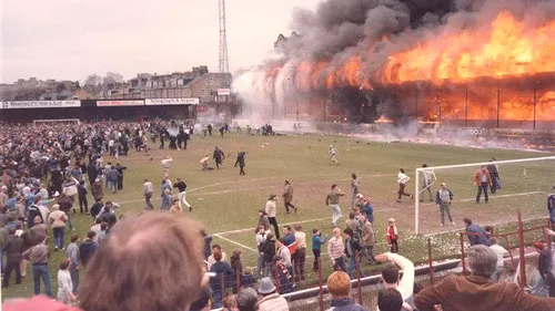 Zi de doliu în Anglia. Se împlinesc 29 de ani de la tragedia de pe Valley Parade, care a dus la moartea a 56 de persoane