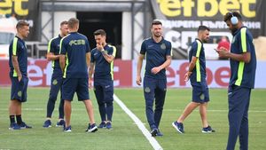 Marius Șumudică se poartă de parcă ar fi antrenorul lui FCSB! Cine sunt cei doi fotbaliști care nu i-au plăcut la meciul cu CSKA 1948 Sofia: unuia i-ar schimba postul imediat! „A jucat mai bine așa”