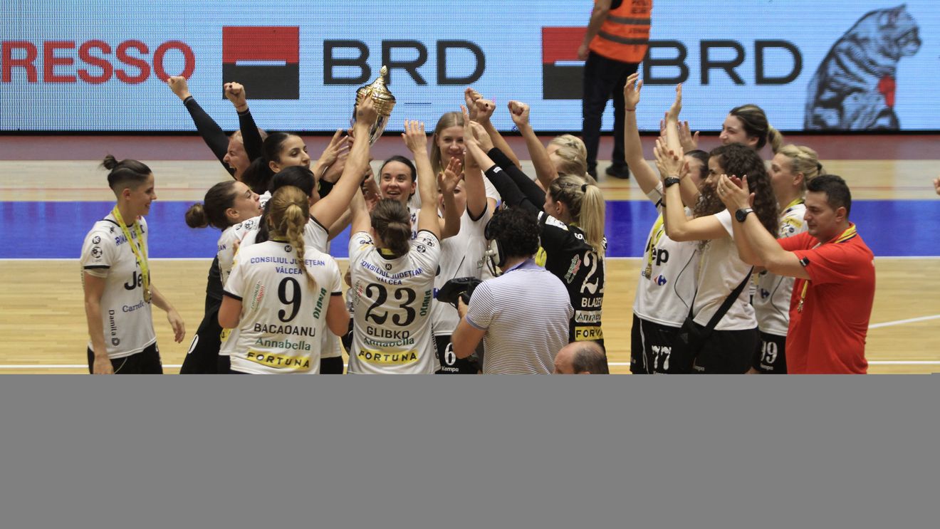 SCM Rm. Vâlcea, pe urmele Oltchim: 18 victorii în ultimele 18 meciuri! Antrenorul momentului în România îndeamnă la calm: „Suntem surpriza plăcută a acestui start de sezon, dar trebuie să rămânem modești"
