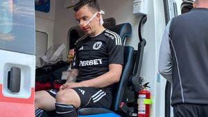 Dan Nistor, mutilat în meciul Oțelul - U Cluj! Imagini greu de privit cu fotbalistul ardelenilor: a fost dus la spital, după ce a fost lovit în față