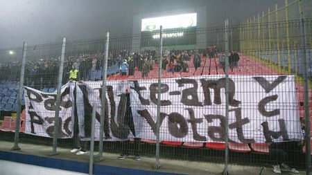 Peluza Sud: "Becali vrea să divizeze fanii steliști!** Nu vom intra în jocul său!"