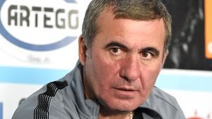 Hagi atrage atenția înaintea meciului cu APOEL: "Voi vă gândiți la bani. Eu sunt cu munca". Ce a declarat antrenorul Viitorului după înfrângerea cu Dinamo