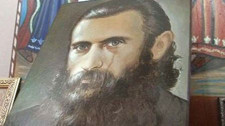 Asta e imaginea anului! :) Chipul lui Arsenie Boca a apărut în poarta lui Dinamo, la meciul cu Pandurii. FOTO GENIAL 