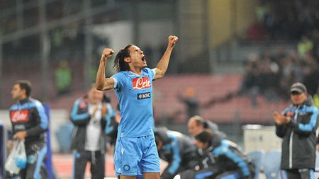 FOTO Fanii lui Arsenal sunt nebuni de fericire!** Semnătura care îi face să viseze că vor spulbera tot în Anglia: Cavani "a dat cu pixul"!