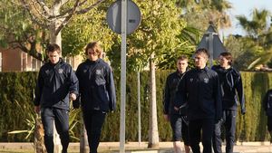 "Lui Lăcă îi e teamă că nu prinde cupele europene!** Cum să bage în teren jucătorii tineri?!"