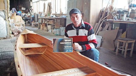 Invenția lui Patzaichin!** Canotca este o combinație între lotcă și canoe, un produs 100% românesc