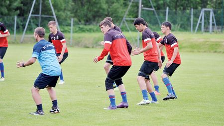 Ei sunt primii care au călcat pe bec!** Cei doi jucători care au încălcat una dintre regulile la care Reghe ține foarte mult! Cum i-a pedepsit